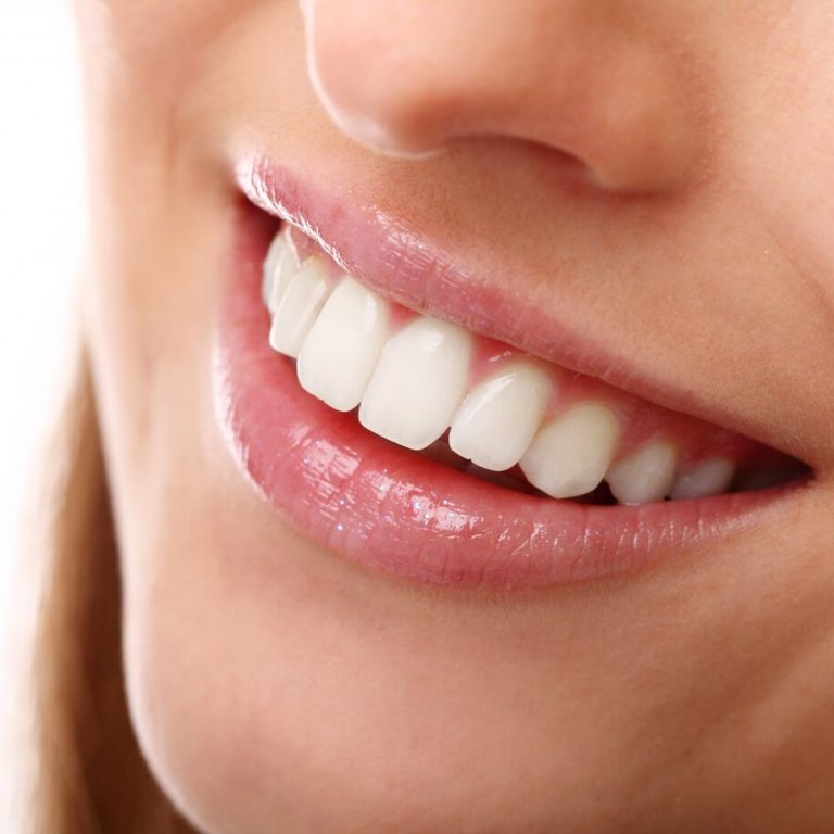 perfect-smile-with-white-teeth-closeup_144627-29225